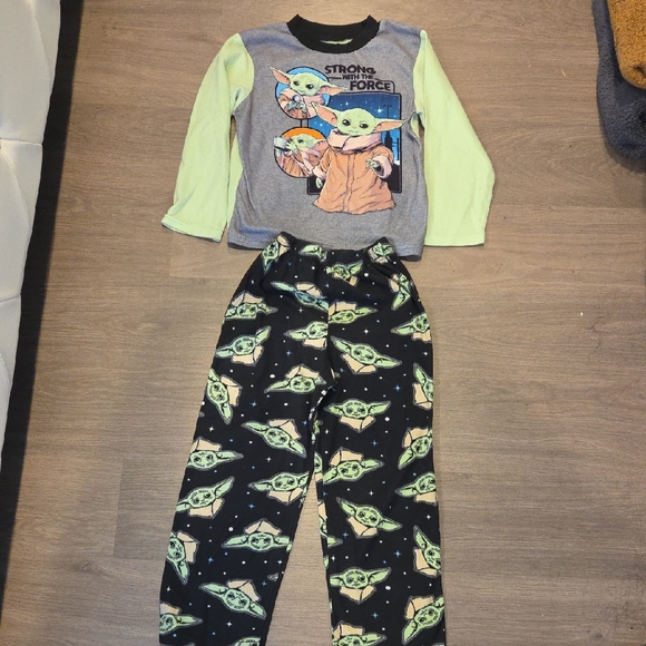 Star Wars Other - Star Wars Yoda Pajama Set & Slippers 8